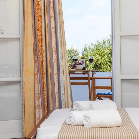 冲浪者天堂公寓 * Naxos City