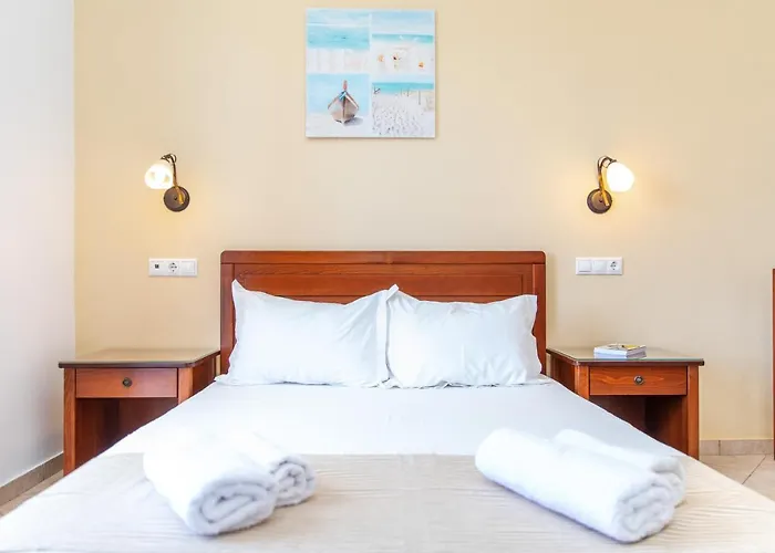 Surfer Paradise Naxos City