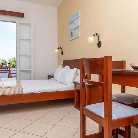 Surfer Paradise Naxos City